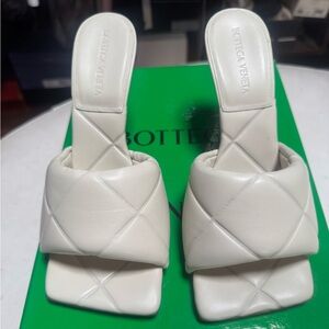 Bottega Veneta Women's Lido White Quilted Sandals 37